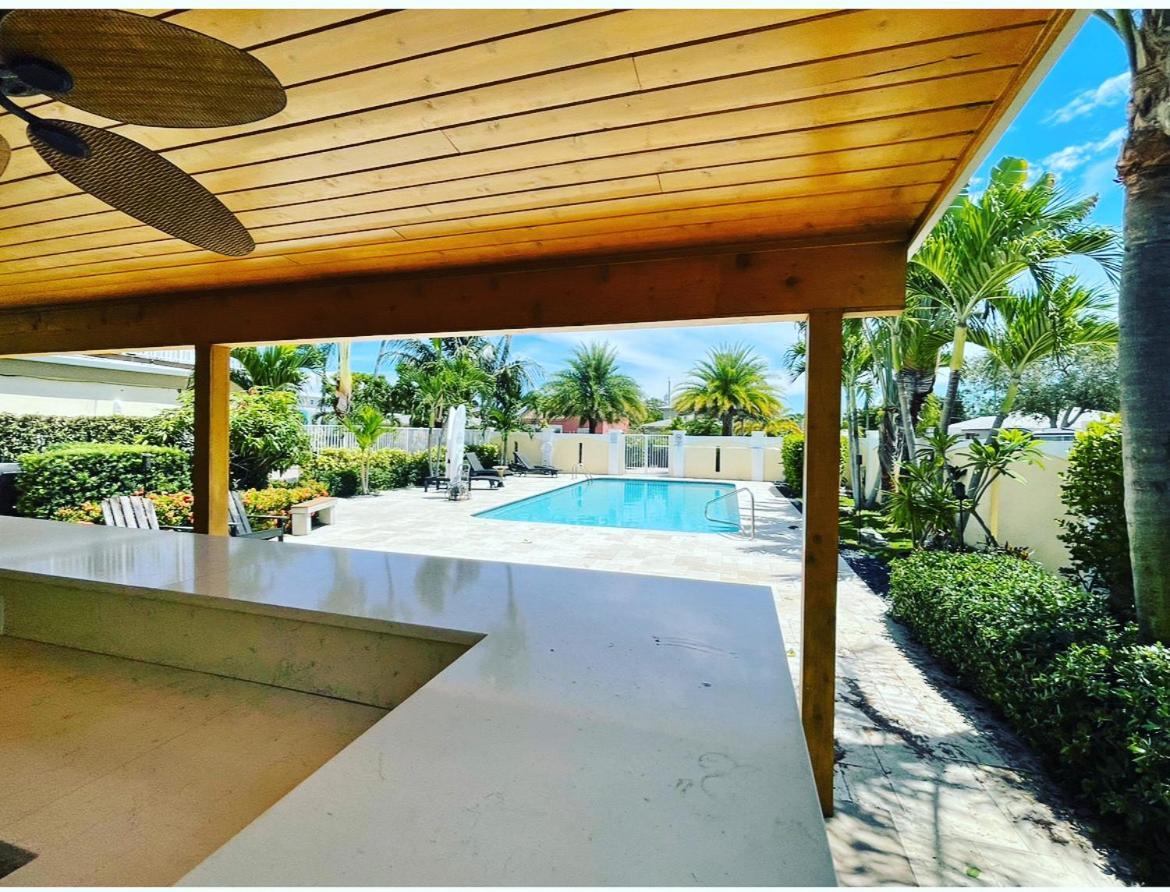 Capri Inn & Apartments Lake Worth Beach Exterior photo
